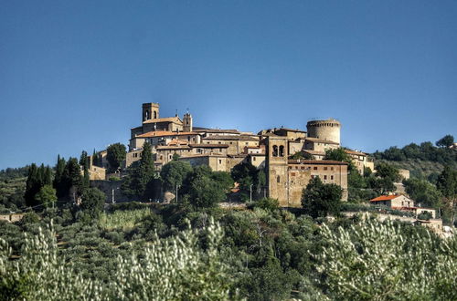 Foto 35 - Beautiful Farmhouse with Hot Tub in Umbria