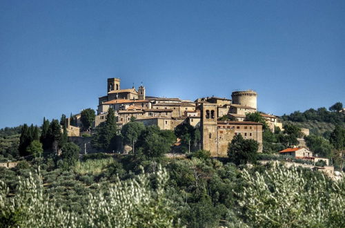 Photo 34 - Beautiful Farmhouse with Hot Tub in Umbria