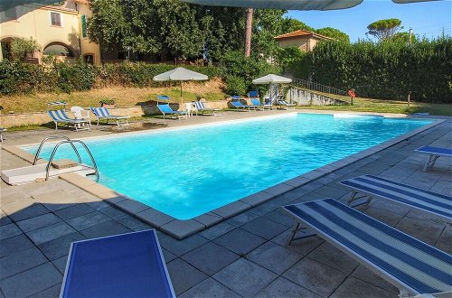 Foto 14 - Stunning Farmhouse with Swimming Pool & Hot Tub in Umbria