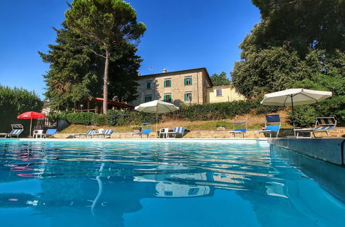 Photo 10 - Stunning Farmhouse with Swimming Pool & Hot Tub in Umbria