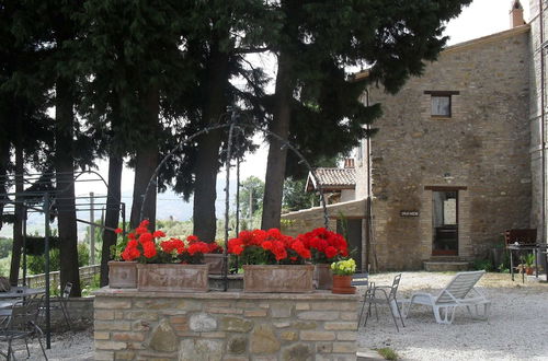 Photo 32 - Beautiful Farmhouse with Hot Tub in Umbria