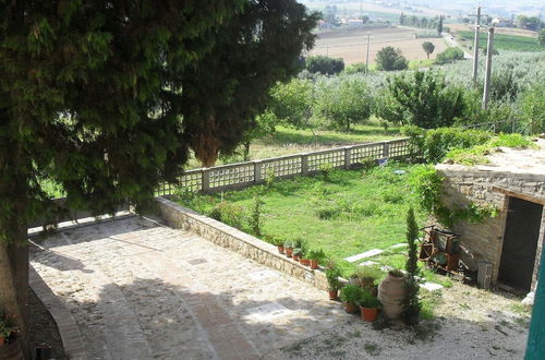 Foto 32 - Beautiful Farmhouse with Hot Tub in Umbria