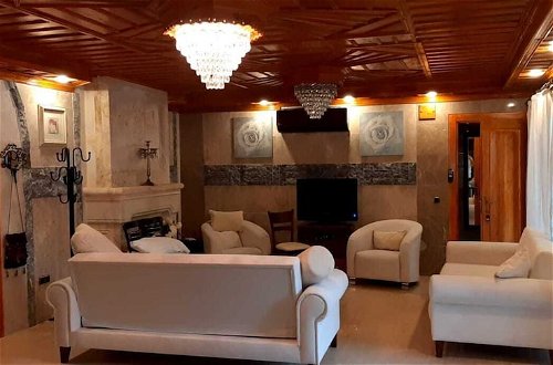 Photo 11 - Stunning 4-bed Villa in Dalyan Plus 2 Apartments