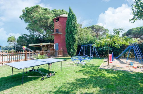 Photo 24 - Snug Farmhouse in Castiglione del Lago With Pool