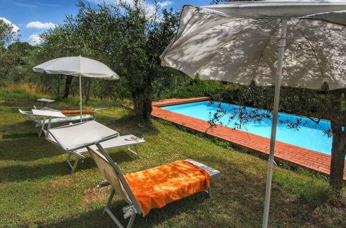 Foto 20 - Cozy Farmhouse with Swimming Pool in Le Tolfe near Florence