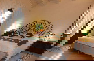 Foto 2 - Elegant, Historical Villa with Swimming Pool in Rural Region near Etna