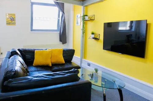 Photo 10 - Lovely 1-bed Mezzaine Apartment in Nottingham