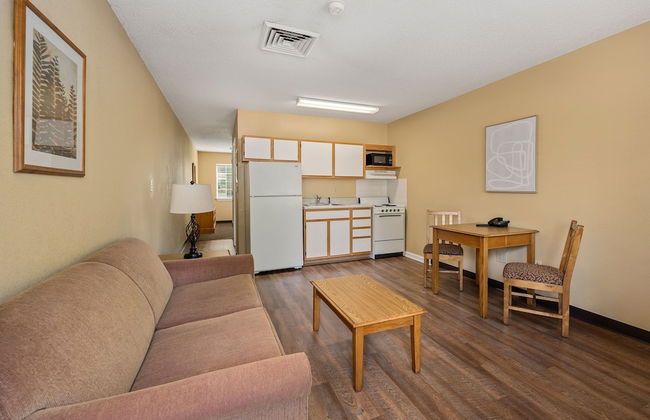 Affordable Suites Wilson - Photo 6