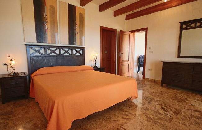 Private 4-bedroom Villa w/ Pool, Summer Kitchen & Expansive Living Space - Foto 4