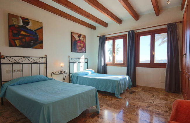 Private 4-bedroom Villa w/ Pool, Summer Kitchen & Expansive Living Space - Foto 7