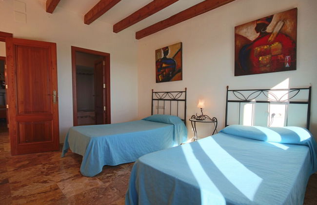 Private 4-bedroom Villa w/ Pool, Summer Kitchen & Expansive Living Space - Foto 9