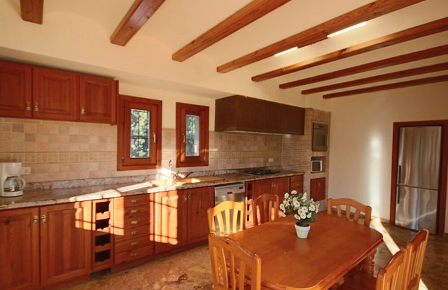 Private 4-bedroom Villa w/ Pool, Summer Kitchen & Expansive Living Space - Foto 11