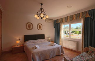 Foto 3 - Luxury Villa Surrounded by Vineyards - 7bd Great for Big Groups W/private Pool