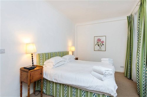 Photo 4 - Traditional 1 Bed in Chelsea Near Harrods