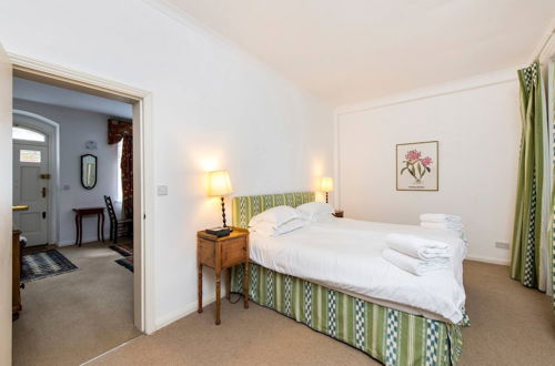 Photo 5 - Traditional 1 Bed in Chelsea Near Harrods