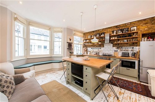 Photo 1 - Charming, Recently Renovated 2-bed in Fulham