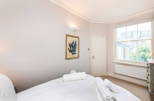 Foto 6 - Charming, Recently Renovated 2-bed in Fulham