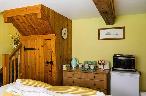 Photo 15 - Sunshine Annex-double Bed,ensuite, Lounge, Kitchen