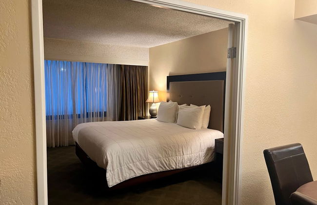 Jockey Resort Suites Center Strip - Photo 13