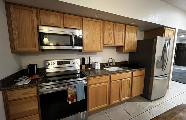 Canyon Plaza Premier Studios and Apts - Foto 10