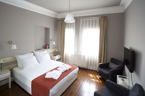 Photo 5 - Miel Suites