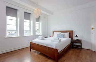 Photo 2 - Contemporary 2 Bedroom Flat in Bayswater