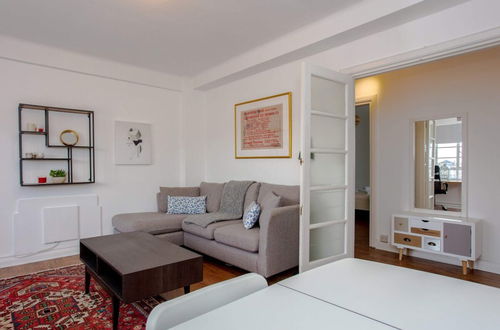 Photo 23 - Contemporary 2 Bedroom Flat in Bayswater