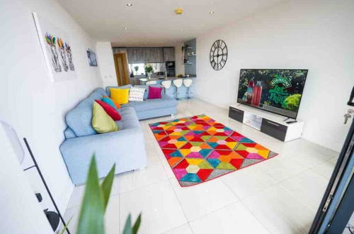 Photo 14 - No2 Sandy Bay , Luxury Beachfront Apartment