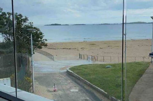 Photo 22 - No2 Sandy Bay , Luxury Beachfront Apartment