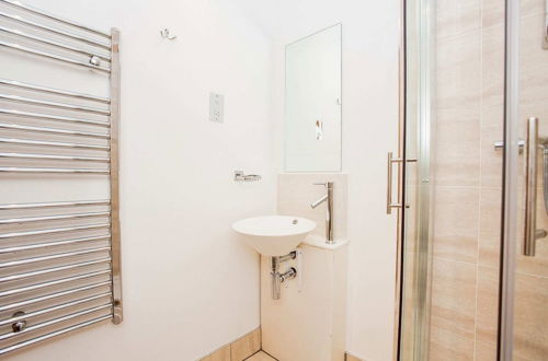 Photo 13 - Incredible Modern Central 1 Bed - London Bridge