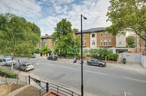 Photo 27 - Modern Notting Hill 2 Bedroom Near Royal Oak Tube