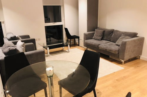 Photo 10 - Luxury 2 Bed 2 Bath Apartments next to kings cross
