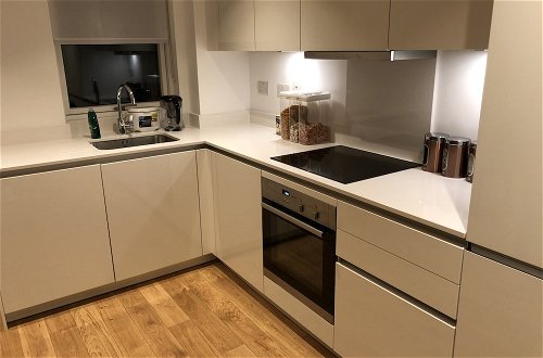 Photo 7 - Luxury 2 Bed 2 Bath Apartments next to kings cross