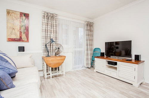 Photo 7 - Stunning Spacious South London 1 Bed Apartment with Balcony