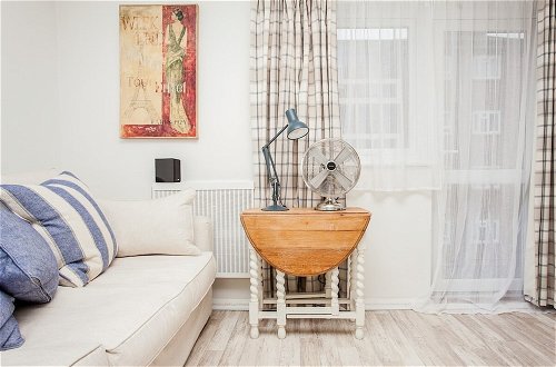 Photo 12 - Stunning Spacious South London 1 Bed Apartment with Balcony