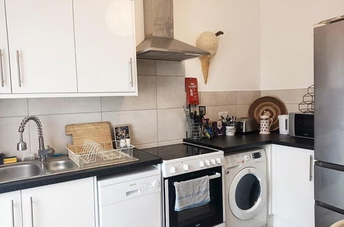 Photo 11 - Stylish 2bed 2bath 8min to LondonBridge