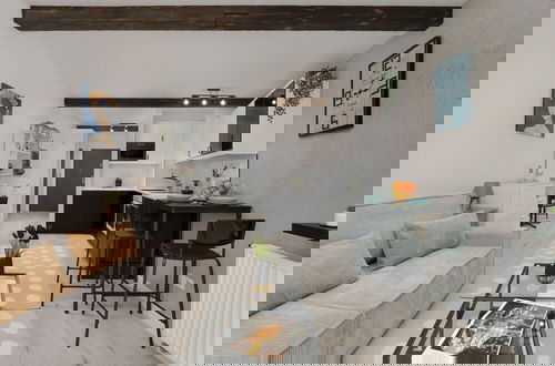 Photo 13 - Modern Studio With Balcony by Renters