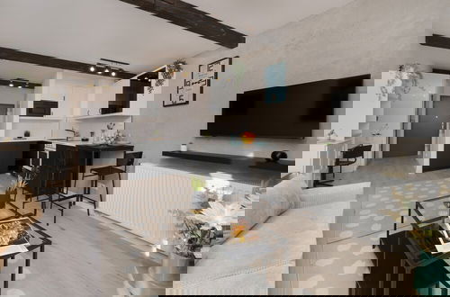 Photo 19 - Modern Studio With Balcony by Renters