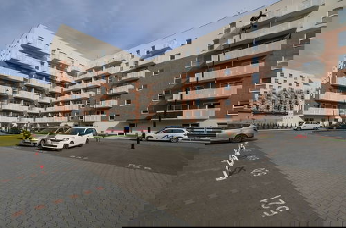 Photo 36 - Modern Studio With Balcony by Renters
