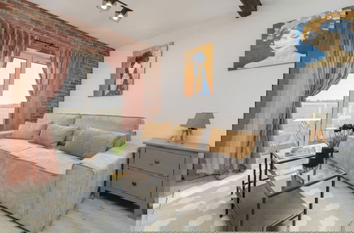 Photo 15 - Modern Studio With Balcony by Renters