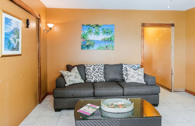 YanceyLargoEstate 2BR Villa w/Mountain Views by RedAwning - Photo 10