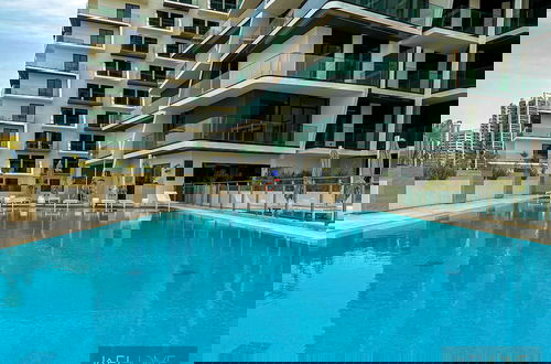 Foto 37 - WelHome - Dubai Delight: Luxe Living 1BR at Binghatti Luna