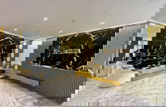 Foto 2 - WelHome - Dubai Delight: Luxe Living 1BR at Binghatti Luna