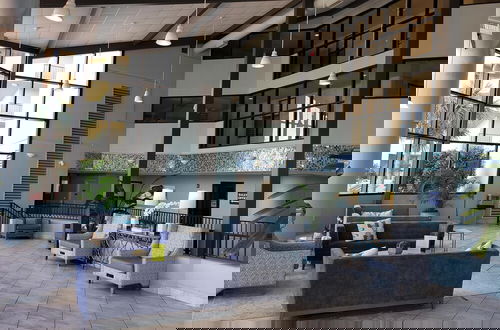 Photo 2 - Phoenix V 1517