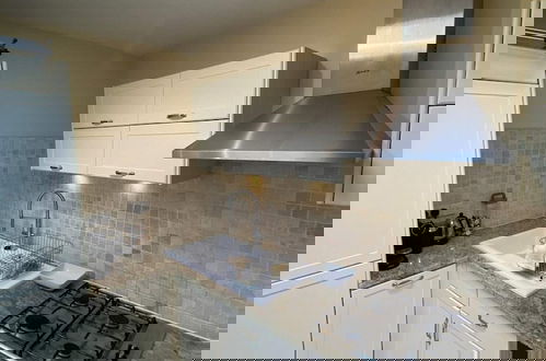 Foto 11 - Beautifully Curated 2BD Flat Tyburnia, London!
