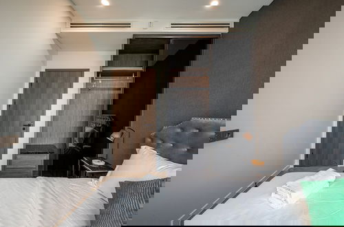 Photo 10 - Lumiere Riverside Luxury Apartment
