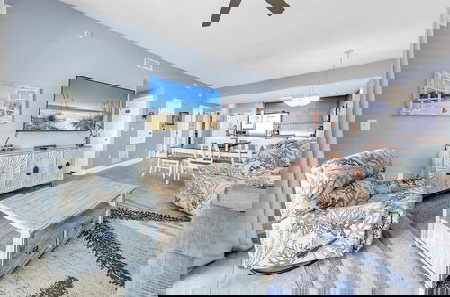 Photo 33 - Aqua Resort 1007