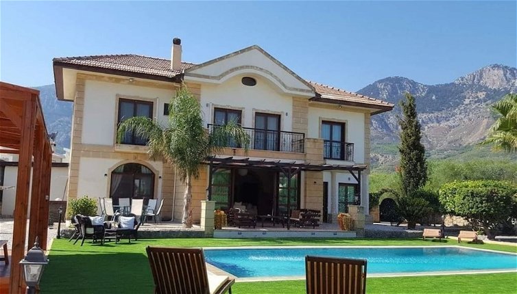 Photo 1 - Stunning Private Villa - Beautiful Gardens & Pool