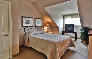 Photo 3 - Unit 302 2 BD/ 2 BA Condo