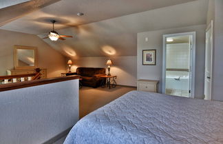 Photo 2 - Unit 302 2 BD/ 2 BA Condo